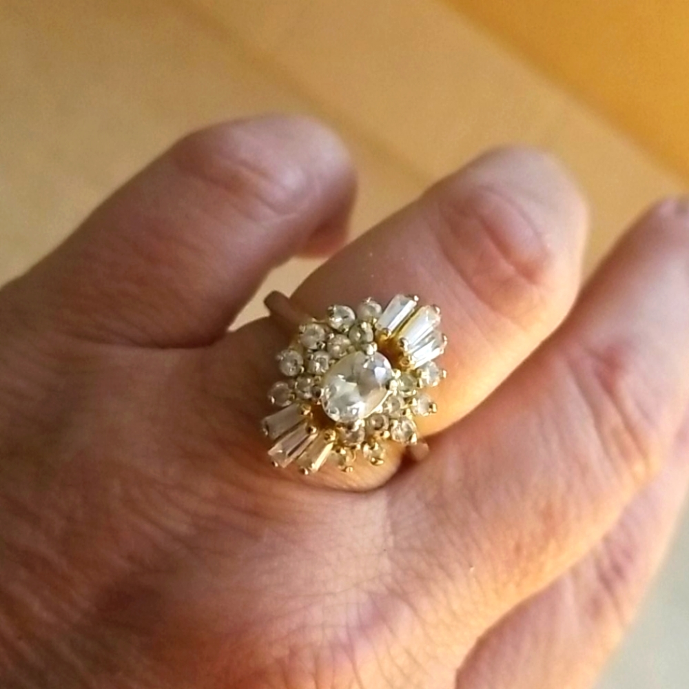 Size 9 Ring - image 1